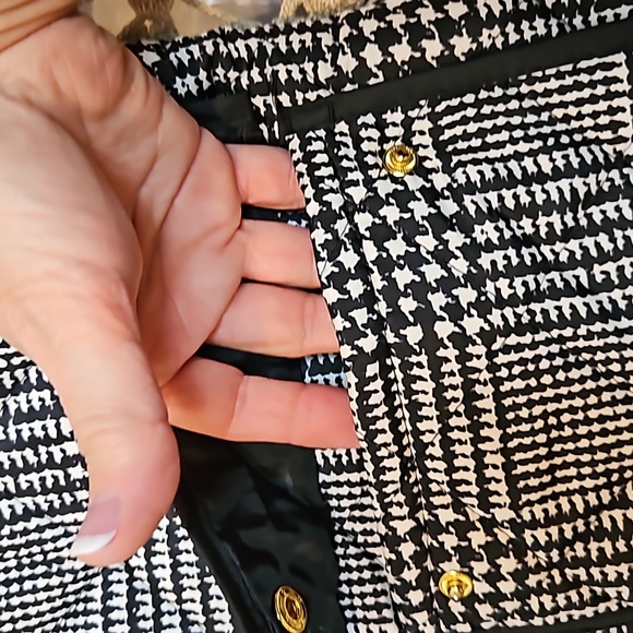 Cambridge Dry Goods Distinctively British Black & White Vest - Picture 5 of 11